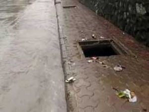 Drunk Bike rider Fell Into Open sewage hole died