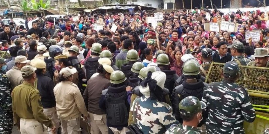 Assam: Laika-Dodhia residents clash with police in Tinsukia