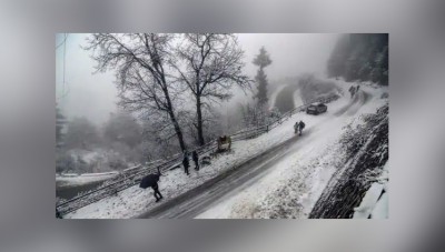 Snowfall: Jammu-Srinagar National Highway Traffic suspended