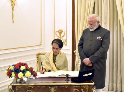 Delhi:PM Modi holds bilateral talks with ASEAN Leaders