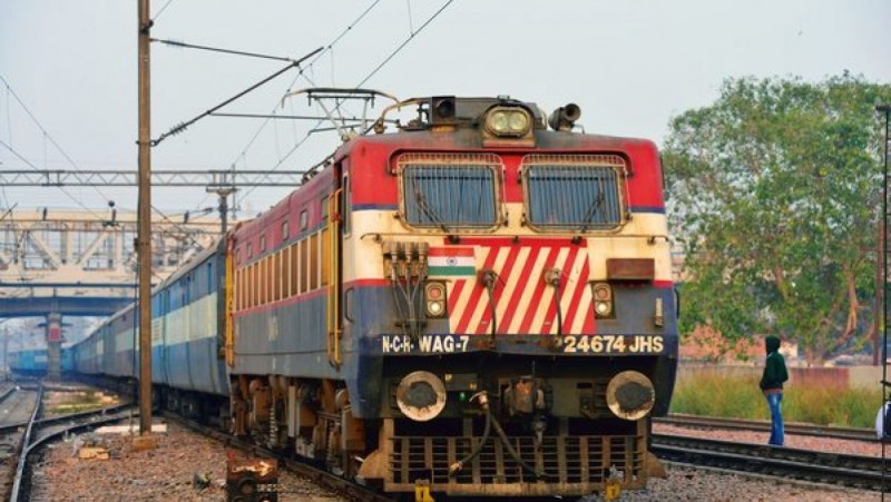మధుర, జ్హన్సీ మధ్య రైల్వే లైన్ కోసం 4,000 చెట్లను నరికివేయడానికి సుప్రీంకోర్టు అనుమతిస్తుంది