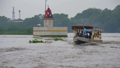 Flooding: Yamuna water level rises to its highest level ever in Delhi