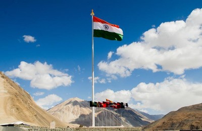 तिरंगा: भारत के राष्ट्रीय ध्वज को अपनाने का दिवस