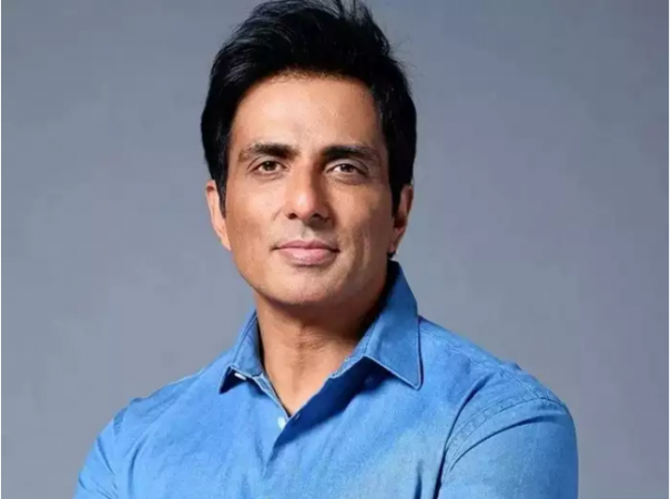 Sonu Sood helped the victims of the Odisha train accident and provided the helpline number