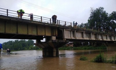 Incessant rainfall swells up rivers in Jammu Kashmir