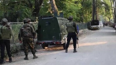 Kashmir: SPO, wife and daughter succumbs as militants open fire