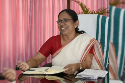 केरल के  स्वास्थ्य मंत्री का बड़ा बयान, कहा- पिनाराई विजयन समेत पूरे केबिनेट को दिया जाएगा कोविड का टीका