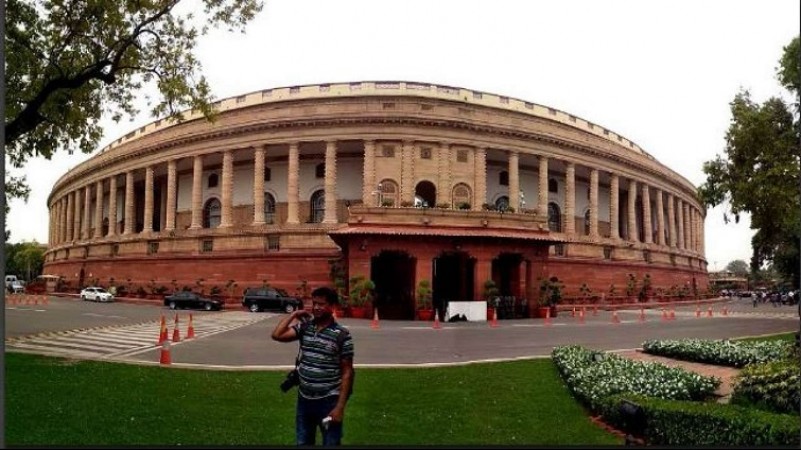 Govt To Implement Five Bills In Lok Sabha | NewsTrack English 1