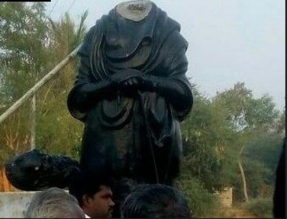 Statue Vandalism Row: Periyar statue gets vandalized in Tamil Nadu