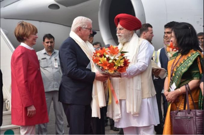 German President  arrives in India, a warm welcome awaits