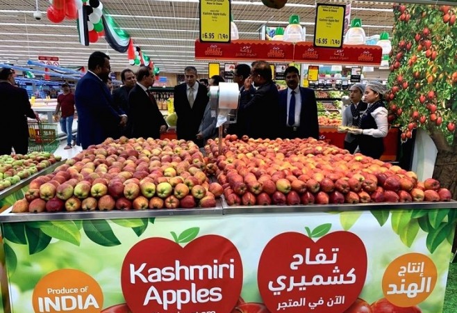 'Lulu Group' billionaire Keralite businessman imports 400 tons of Kashmiri apples into UAE