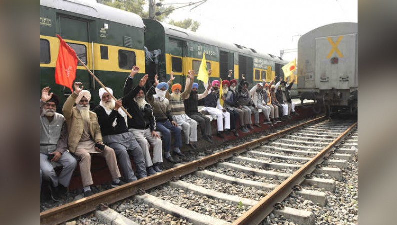 More Updates on Bharat Bandh, 4 Shatabdi trains cancelled as protesters squat on tracks