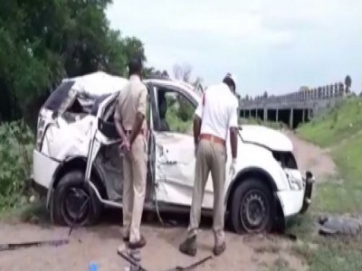 Road accident : An Auto hit Vehicle in Krishna District