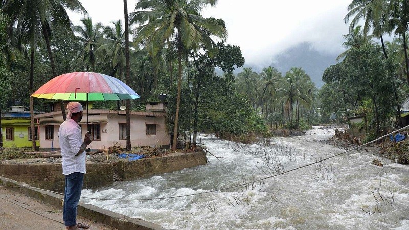 केरल में मूसलाधार बारिश, चार जिलों में रेड अलर्ट