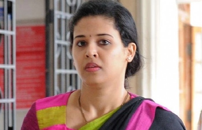Karnataka  govt orders probe against IAS official Rohini Sindhuri