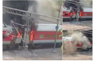 Andhra Pradesh AC Superfast Express B-6 ,B-7 coaches  caught  fire near Gwalior