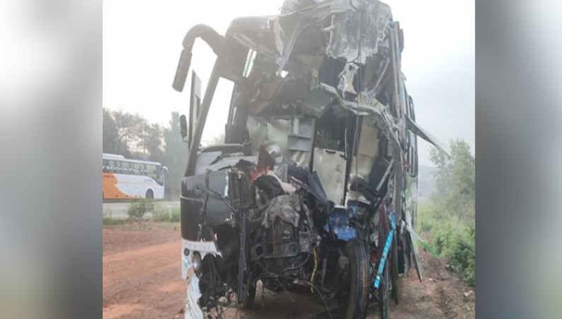 कर्नाटक के हुबली में सड़क हादसा; 7 लोगो की मौत, 26 घायल