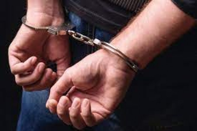 Malkapuram police arrested seven people for stealing refinery material