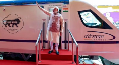 PM flags off the inaugural Vande Bharat Express in Northeast