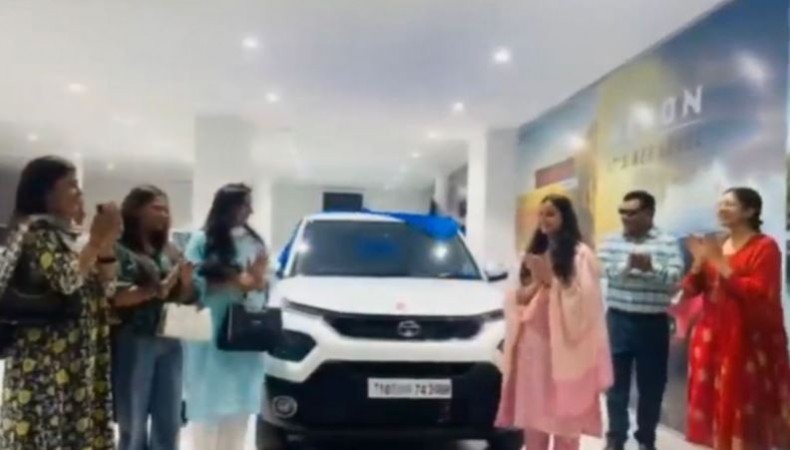 A Diwali to Remember: Employees Rewarded with Tata Punch Vehicles by Haryana Pharma Company