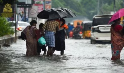 मौसम विभाग ने जारी की भारी बारिश और गरज के साथ बौछारें पड़ने की चेतावनी: तिरुवरूर और कराईकल में स्कूल बंद
