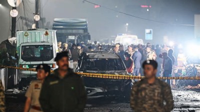 Delhi Red Fort blast: 8 killed; probe for terror link on