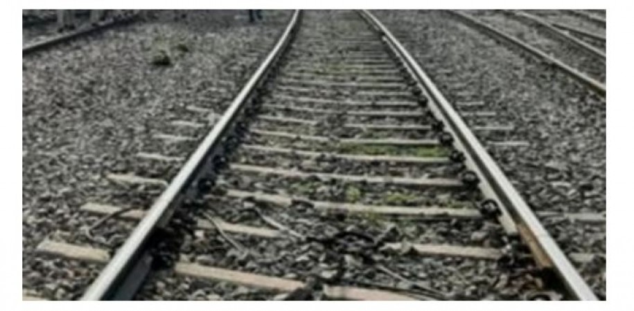 तमिलनाडु  के धरमपुरी में एक्सप्रेस ट्रेन पटरी से उतरी
