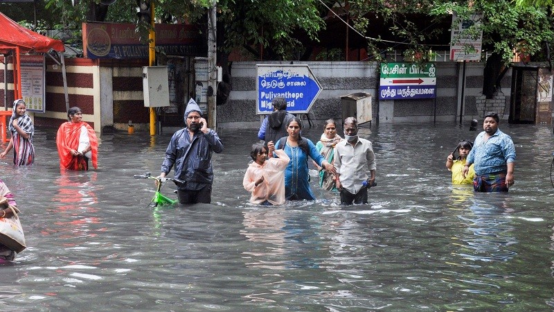 चेन्नई  में बारिश का कहर: तमिलनाडु के मुख्यमंत्री ने कुड्डालोर में  बाढ़ प्रभावित क्षेत्रों का दौरा किया