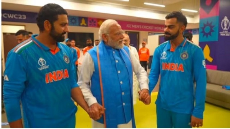 PM Modi Comforts Indian Cricket Team After World Cup Loss