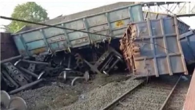 Goods train derails in Odisha, 2 die, CM announces ex-gratia