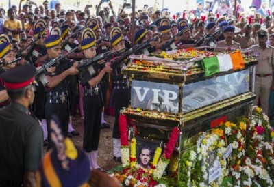 Thousands Pay Respects in Bengaluru During Captain Pranjal's Final Journey