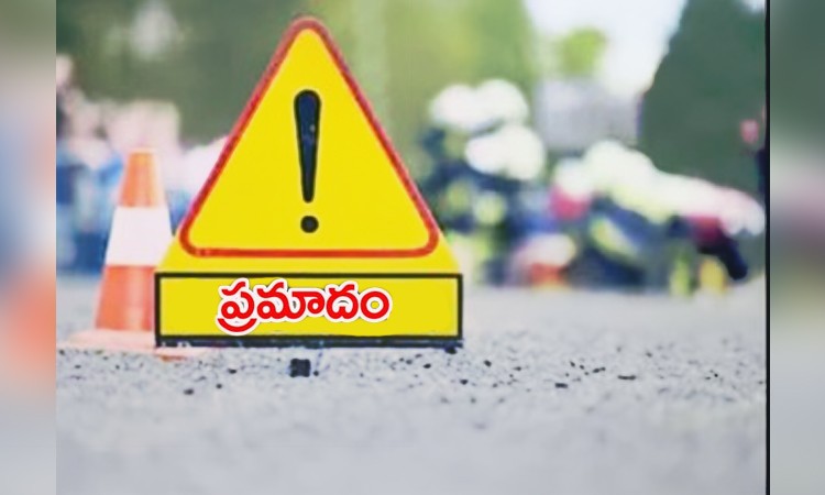 పాకిస్థాన్ లో వ్యాన్ ను బస్సు ఢీకొనడంతో 13 మంది సజీవ దహనం