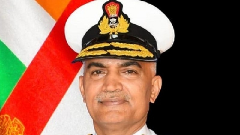 केरल के मुख्यमंत्री पिनाराई विजयन ने नए नौसेना प्रमुख को दी बधाई