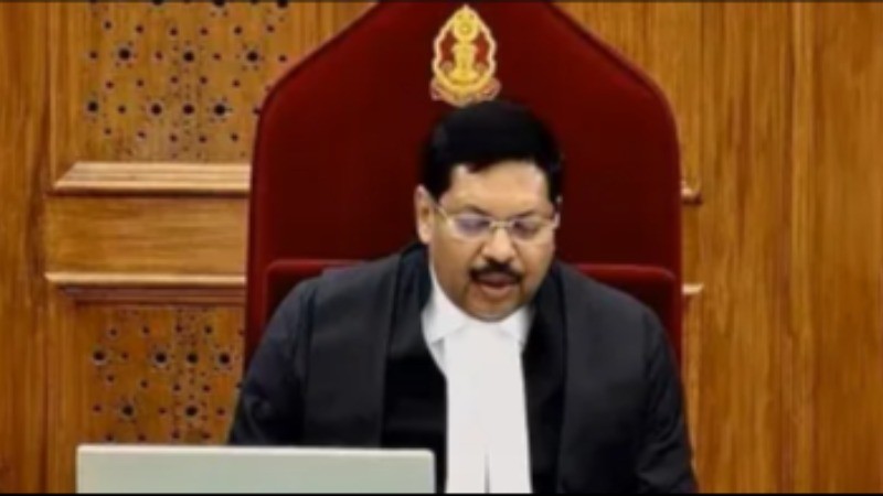 Man hurls shoe at CJI Gavai in SC, he reacts saying, 