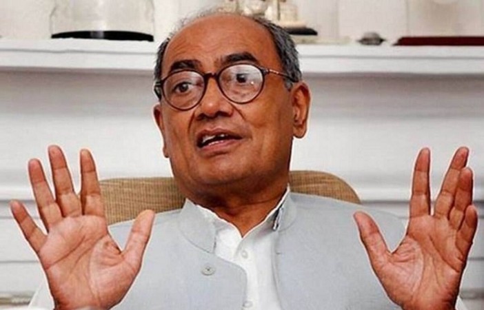Digvijaya slams over fuel price hike, says Govt taking money from pockets of the common man