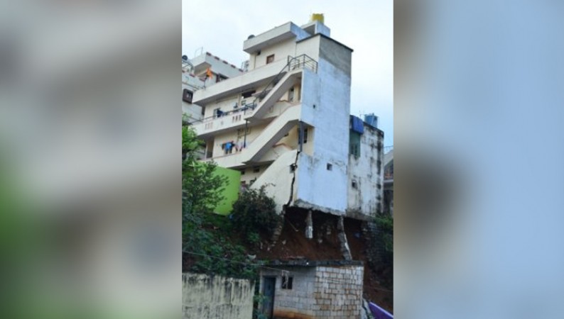 Building Collapses In Bengaluru: Two Families Escaped Narrowly ...