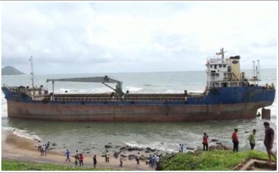 Visakhapatnam, a huge ship that hit