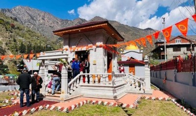 A Spiritual Reawakening: Sharda Devi Temple Hosts First Navratri Puja Post-Independence