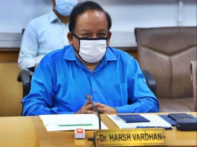 Dr Harsh Vardhan reviews COVID management with health officials