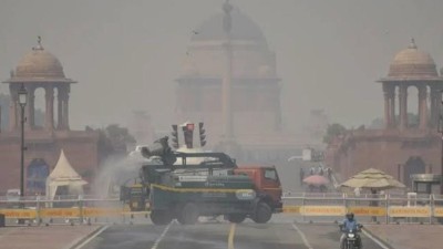 Post-Diwali crisis: Delhi covered with thick smog, air quality remains 