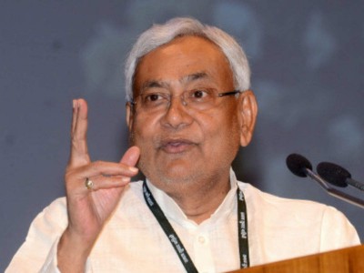Nitish Kumar's attack on Tejashwi, said- 'What does the child know...'