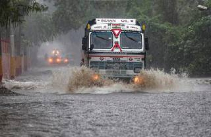 रंगारेड्डी जिले में भारी बारिश के कारण 5 की मौत और एक लापता
