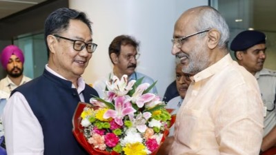VP elections: Minister Rijiju thanks opposition MPs for voting Govt candidate while Congress admits 