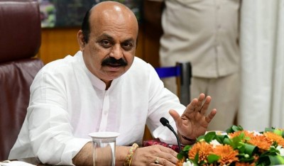 ओमिक्रोन : कर्नाटक सरकार ने नए साल के लिए बड़ी सभाओं पर प्रतिबंध लगाया