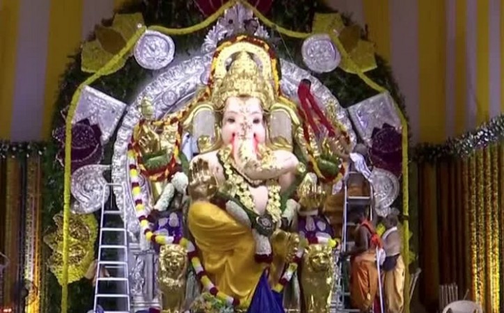 Mumbai's Opulent Lord Ganesh Idol: 69kg Gold, 336kg Silver