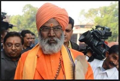 BJP Candidate, Sakshi Maharaj made an unusal pitch towards voters to curse them