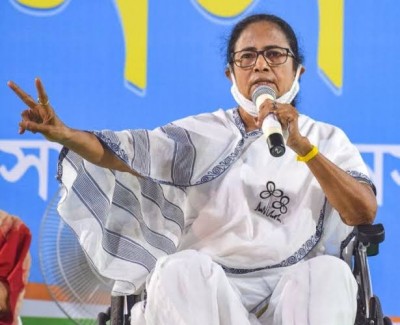 'This government did nothing for railways, 62 people of Bengal died..', Mamata Banerjee