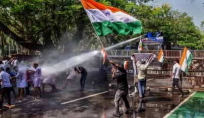 Violent Clash Unfolds in Kerala as Congress Protests Alleged Police Brutality