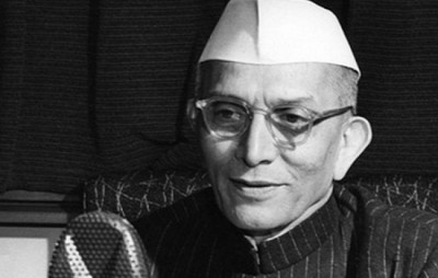 PM Modi pays homage to Former Prime Minister Morarji Desai