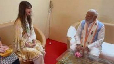 German singer sang 'Krishna Krishna Hare Hare...' to PM Modi, the Prime Minister was mesmerized